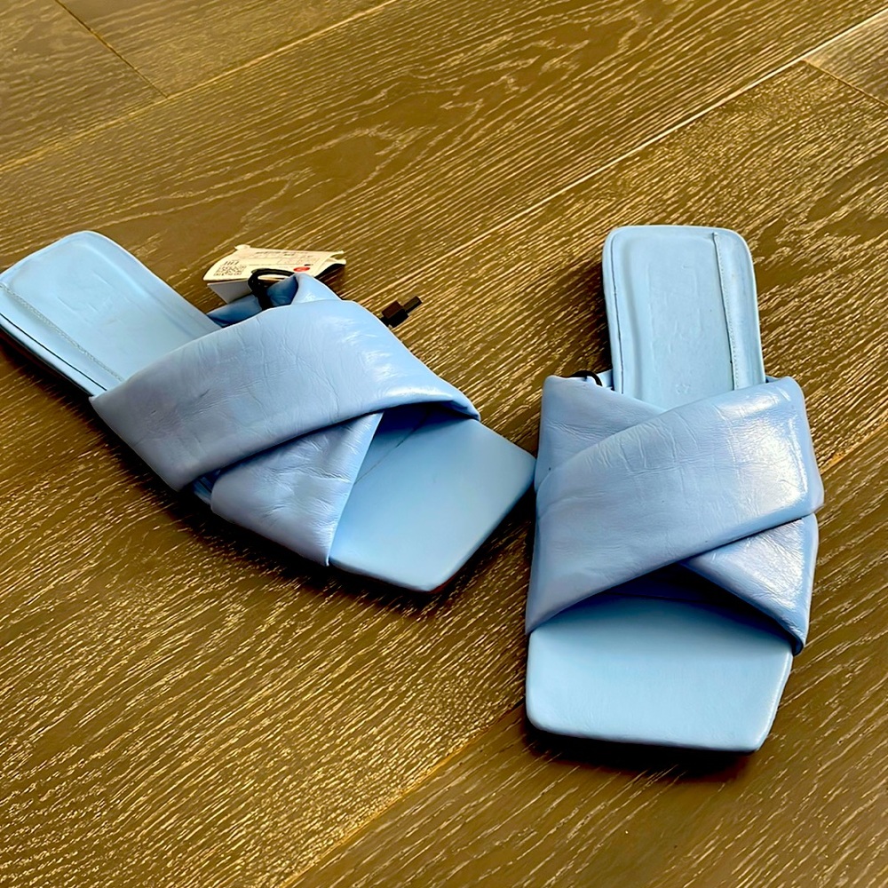 NWT Zara slides. Size 37